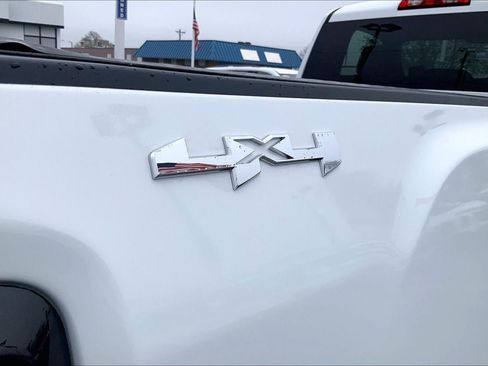 Used 2022 GMC Sierra 2500 Pro w/ Convenience Package AWD/4WD image 6