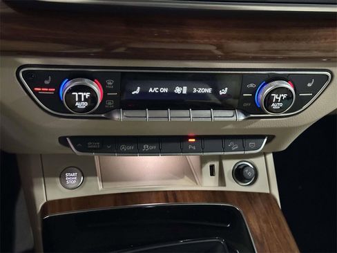 Used 2023 Audi Q5 2.0T Premium w/ Convenience Package image 28