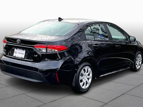 Used 2025 Toyota Corolla LE image 11