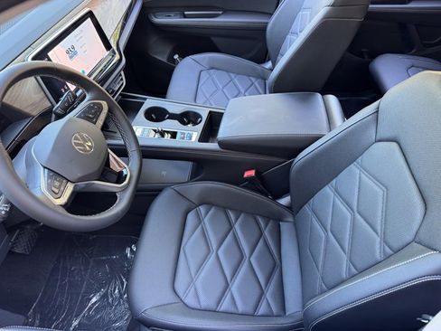 New 2026 Volkswagen Atlas SE image 32