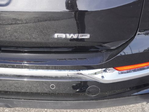 Used 2024 GMC Terrain Denali w/ Denali Premium Package image 9