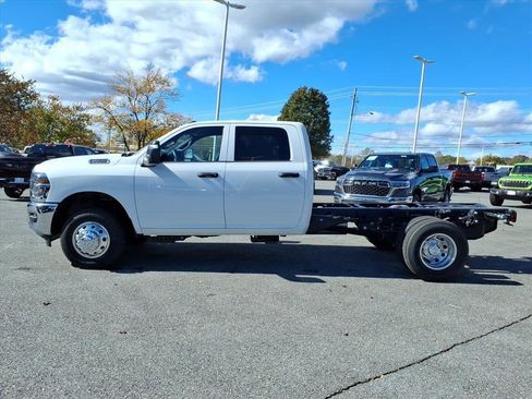 New 2026 RAM 3500 Tradesman w/ Chrome Appearance Group image 6