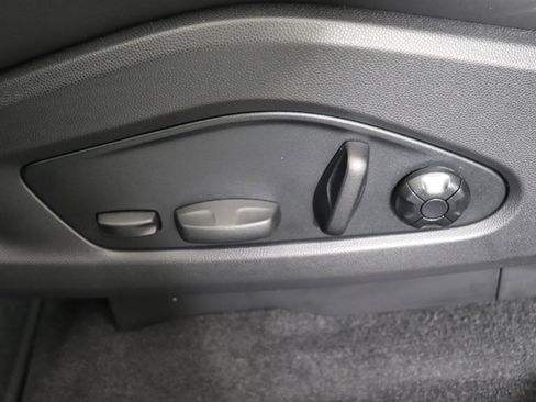 Used 2025 Porsche Macan Electric image 23