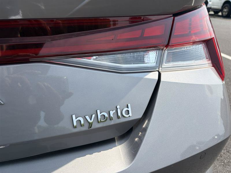 Used 2023 Hyundai Elantra Limited FWD image 16