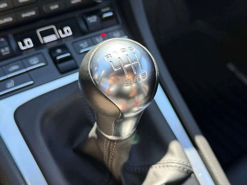 Used 2024 Porsche 718 Cayman w/ Sport Chrono Package image 38