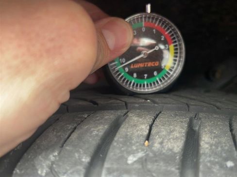 Used 2015 Toyota Sienna XLE w/ XLE Navigation Package image 3