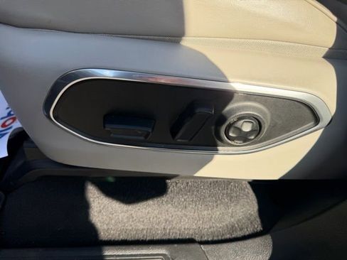 Used 2022 Jeep Wagoneer Series II w/ Rear Seat Video Group 1 image 17