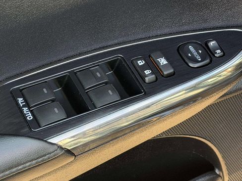 Used 2015 Toyota Avalon XLE image 13