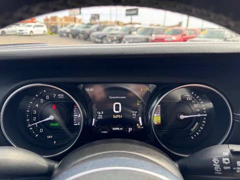Used 2021 Jeep Wrangler Unlimited Sahara AWD/4WD image 25