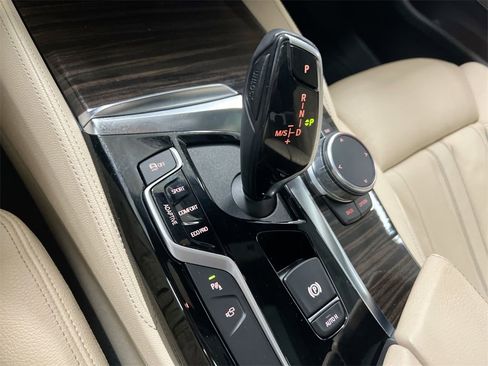 Used 2019 BMW M550i xDrive w/ Premium Package image 17