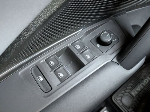 New 2026 Volkswagen Tiguan SE R-Line FWD image 26