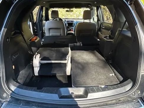 Used 2018 Ford Explorer Limited image 3