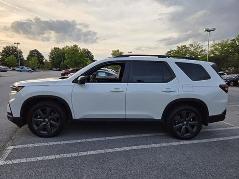 Used 2023 Honda Pilot Sport image 2