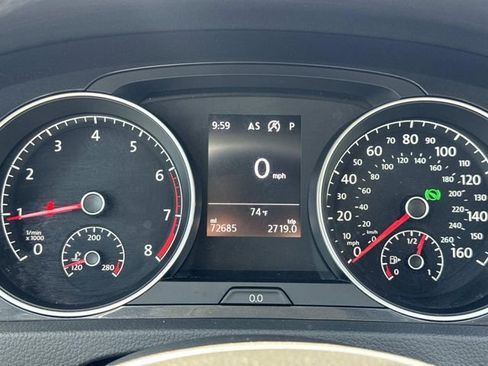Used 2019 Volkswagen Golf SE FWD image 18