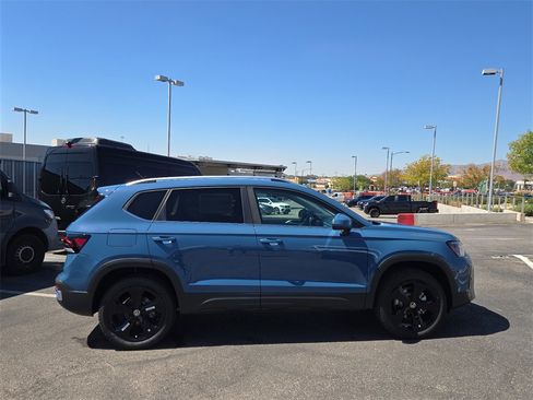 New 2025 Volkswagen Taos SEL image 12