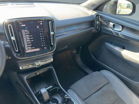 Certified 2023 Volvo C40 P8 Recharge Ultimate image 27