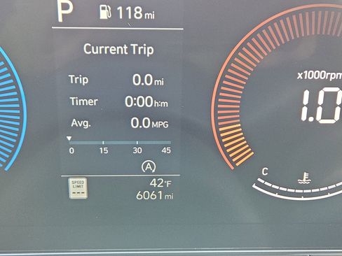 Used 2025 Hyundai Kona SE image 21