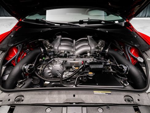 Used 2020 Nissan GT-R Premium w/ Premium Interior Package AWD/4WD image 2