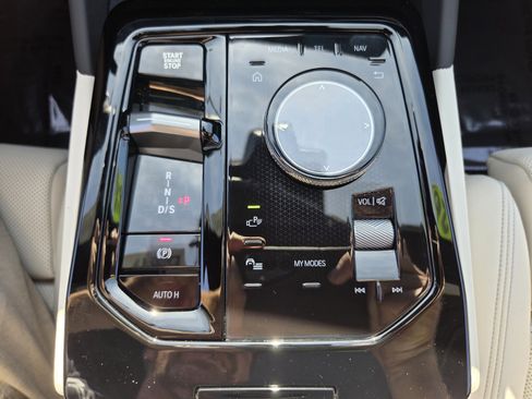 Used 2026 BMW 530i w/ M Sport Package image 24