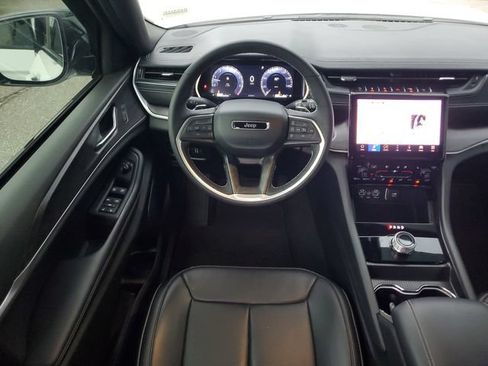 Certified 2025 Jeep Grand Cherokee Limited w/ Luxury Tech Group II RWD image 20