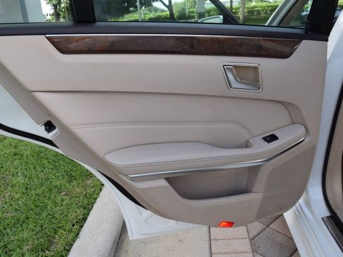 Used 2014 Mercedes-Benz E 350 4MATIC Sedan image 73