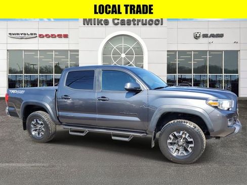 Used 2019 Toyota Tacoma TRD Off-Road image 3