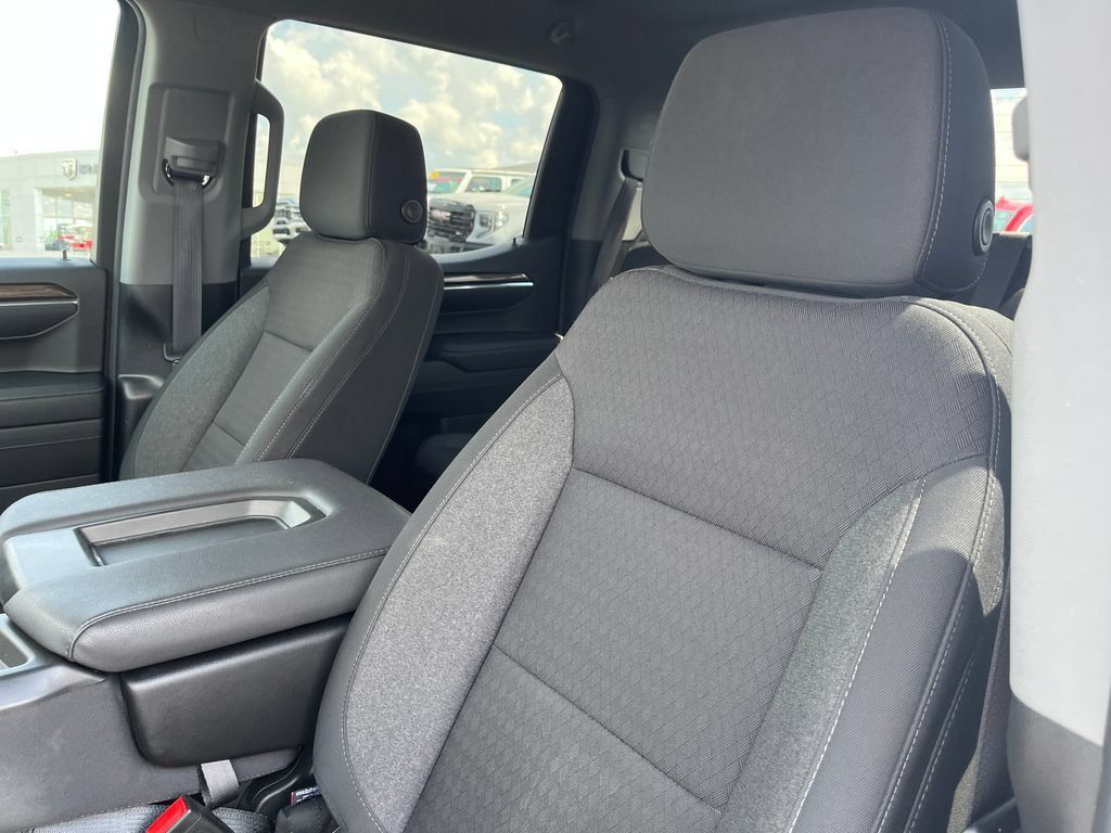Used 2024 Chevrolet Silverado 1500 LT AWD/4WD image 13