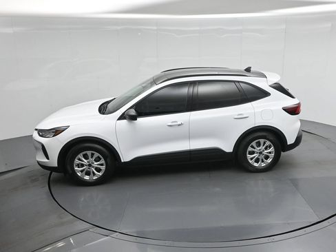 Certified 2025 Ford Escape Active w/ Tech Pack #1 FWD image 44