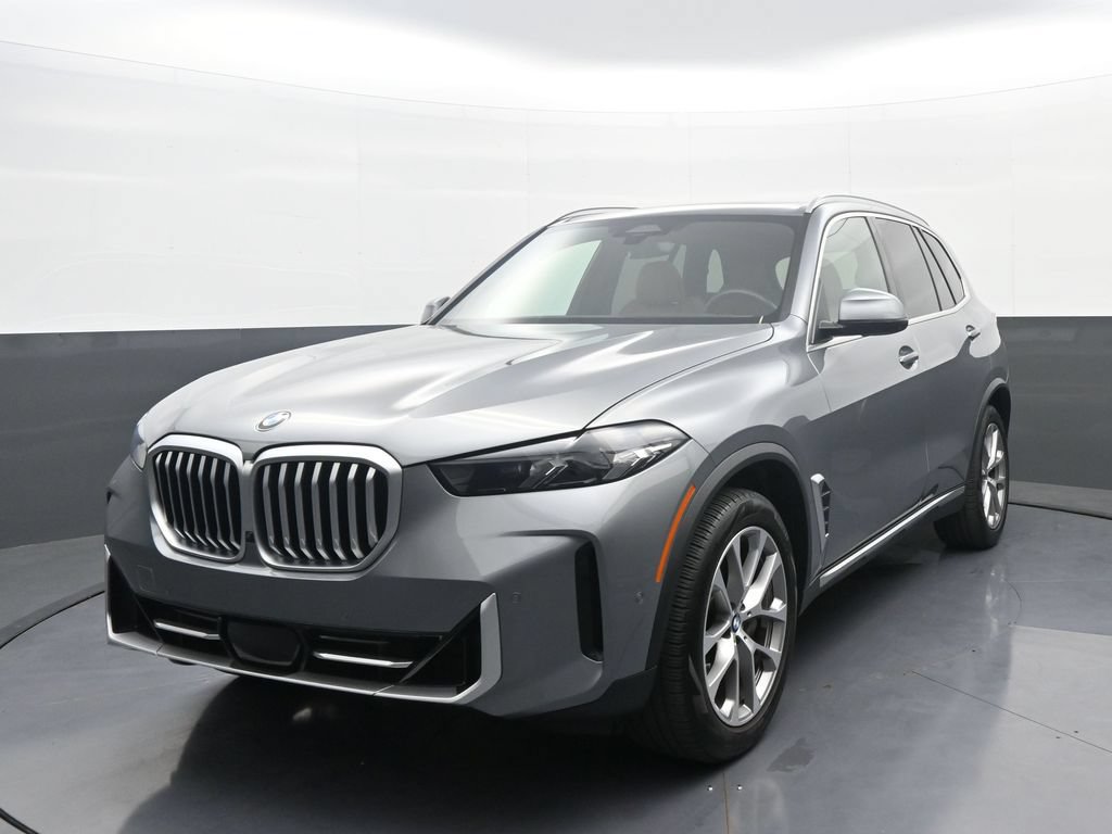 Used 2024 BMW X5 xDrive40i w/ Parking Assistance Package AWD/4WD image 1