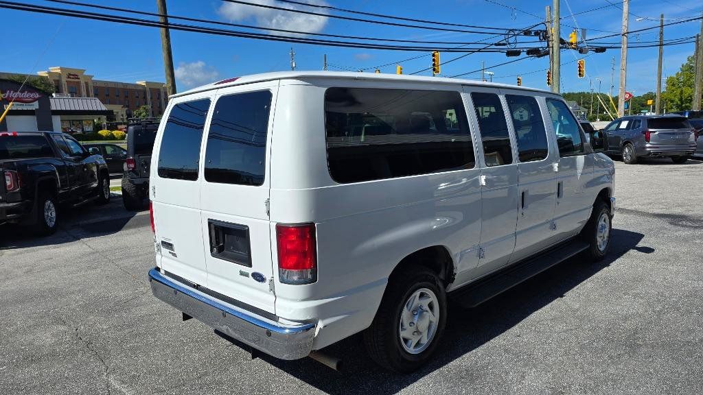 Used 2014 Ford E-150 and Econoline 150 Wagon RWD image 4