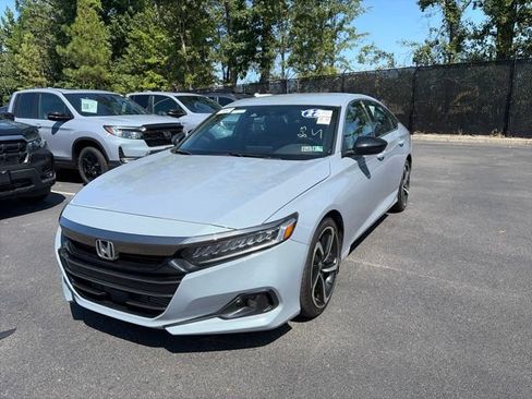 Used 2022 Honda Accord Sport image 1