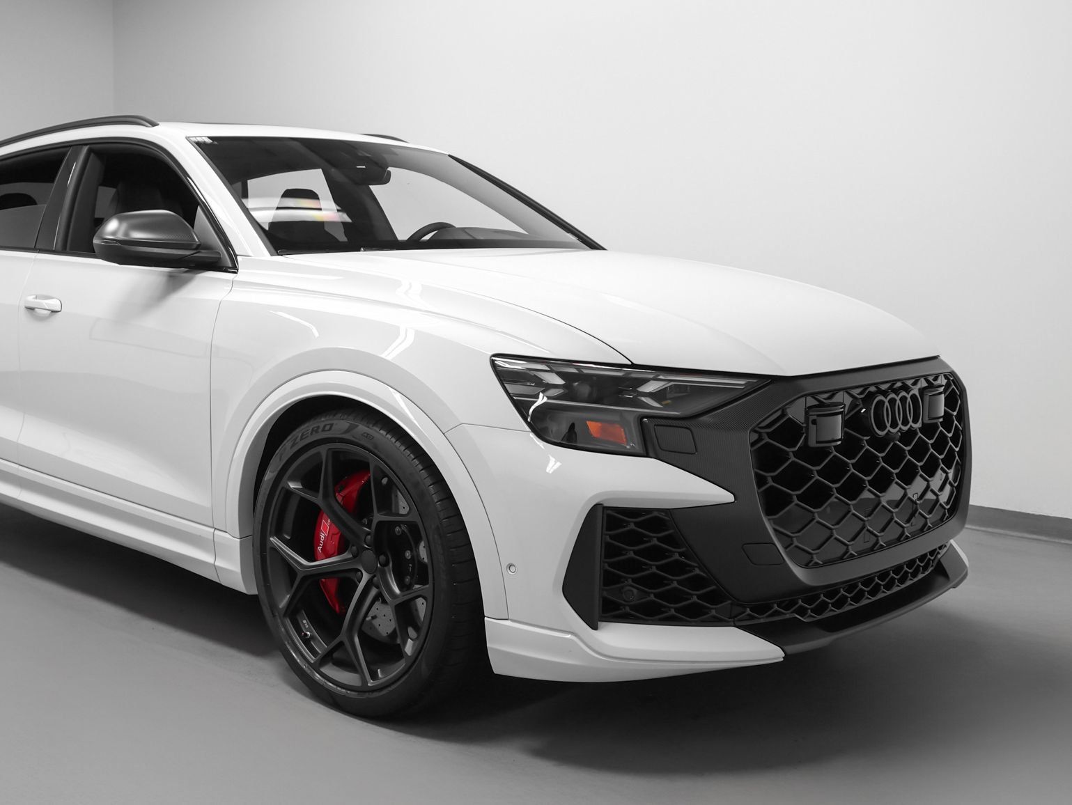 Used 2026 Audi RS Q8 performance AWD/4WD image 9