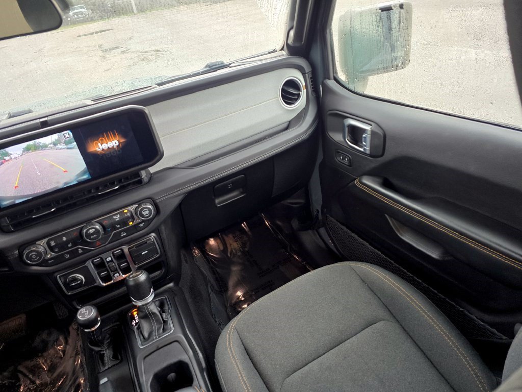 Used 2026 Jeep Wrangler Unlimited Sahara AWD/4WD image 34
