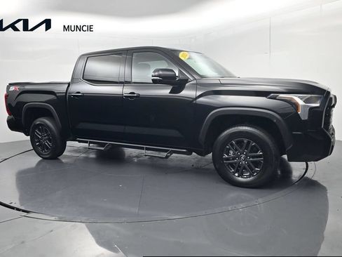 Used 2025 Toyota Tundra SR5 w/ SR5 Convenience Package AWD/4WD image 1