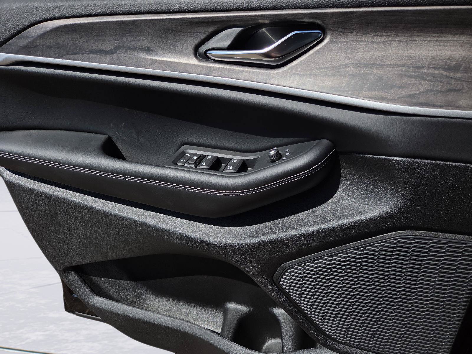 New 2027 Jeep Grand Cherokee Altitude RWD image 15