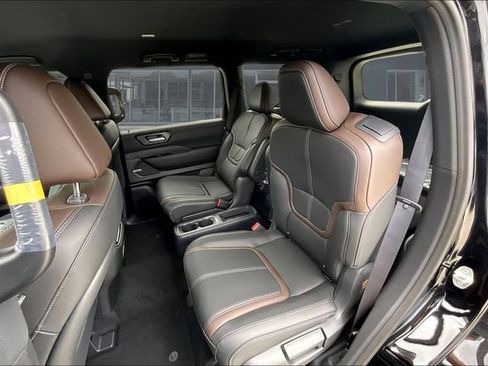 New 2026 Nissan Armada SL w/ Captain's Chari Seat Package AWD/4WD image 15
