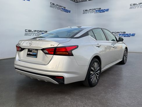 Used 2024 Nissan Altima 2.5 SV image 5