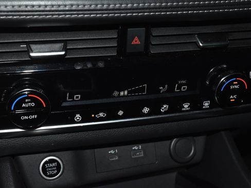 Certified 2023 Nissan Rogue SV w/ SV Premium Package FWD image 12