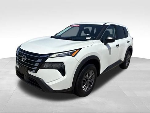 Used 2024 Nissan Rogue S AWD/4WD image 6