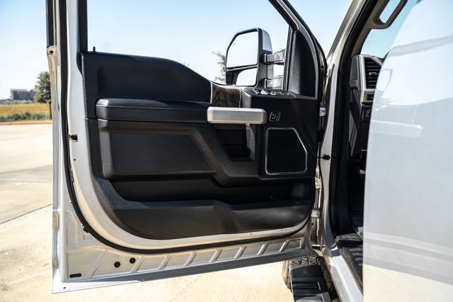 Used 2018 Ford F250 Lariat w/ Lariat Value Package AWD/4WD image 16