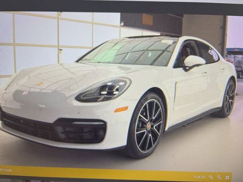 Used 2023 Porsche Panamera 4 Platinum Edition image 1