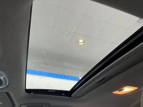 Used 2025 Hyundai Elantra SEL image 30