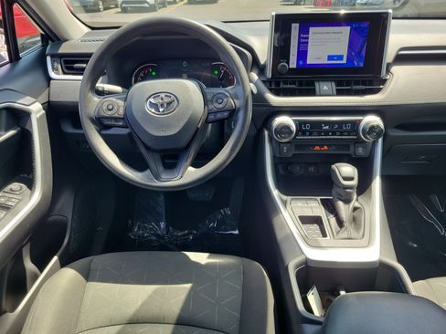 Used 2024 Toyota RAV4 XLE FWD image 10