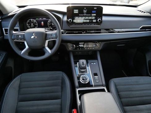 Used 2025 Mitsubishi Outlander SE AWD/4WD image 12