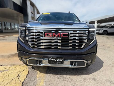 Used 2023 GMC Sierra 1500 Denali w/ Technology Package AWD/4WD image 2