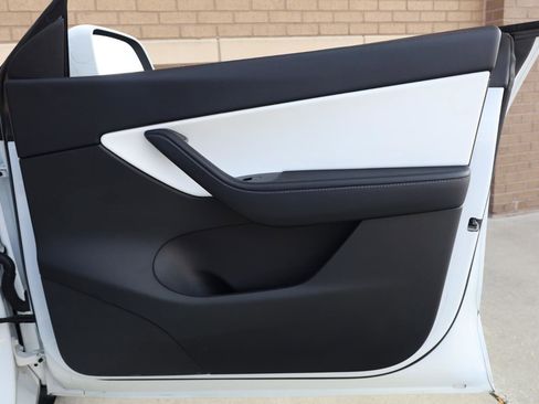 Used 2020 Tesla Model Y Long Range AWD/4WD image 27