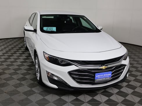 Used 2023 Chevrolet Malibu LT image 3