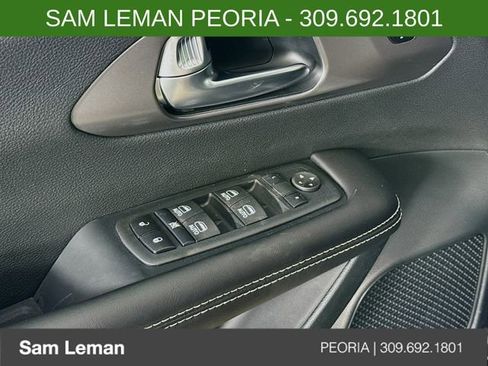 New 2026 Chrysler Pacifica Select image 17