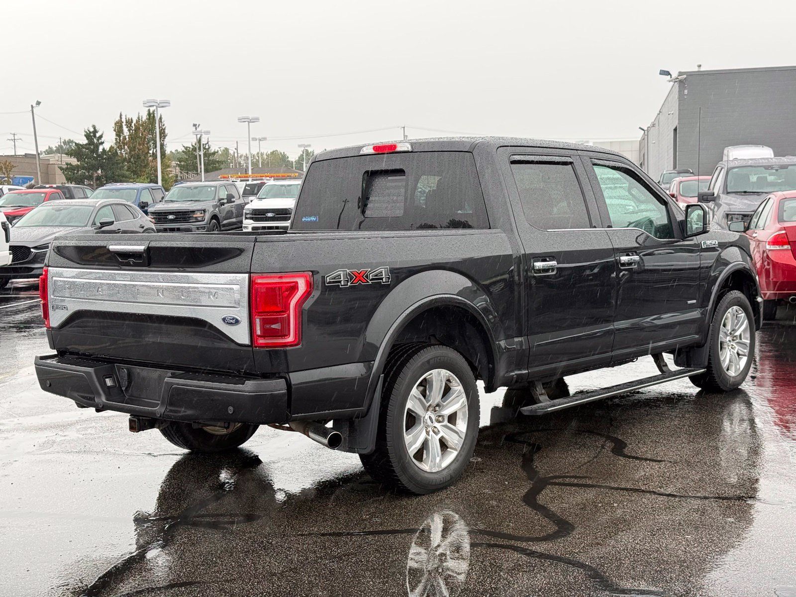 Used 2015 Ford F150 Platinum w/ Equipment Group 701A Luxury AWD/4WD image 4