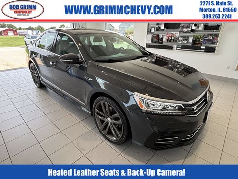 Used 2017 Volkswagen Passat 1.8T R-Line w/ R-Line Lighting Package FWD image 1
